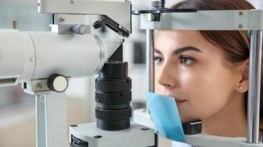 woman-on-eye-test